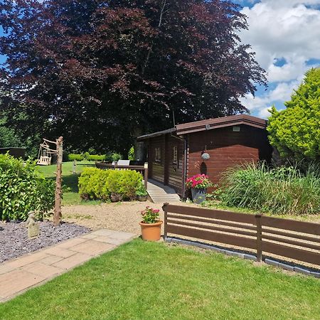 Cypress Log Cabins Accommodation Godshill エクステリア 写真